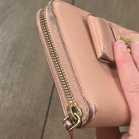 Pink Prada zippy wallet with authentication card - Picture 10 of 12